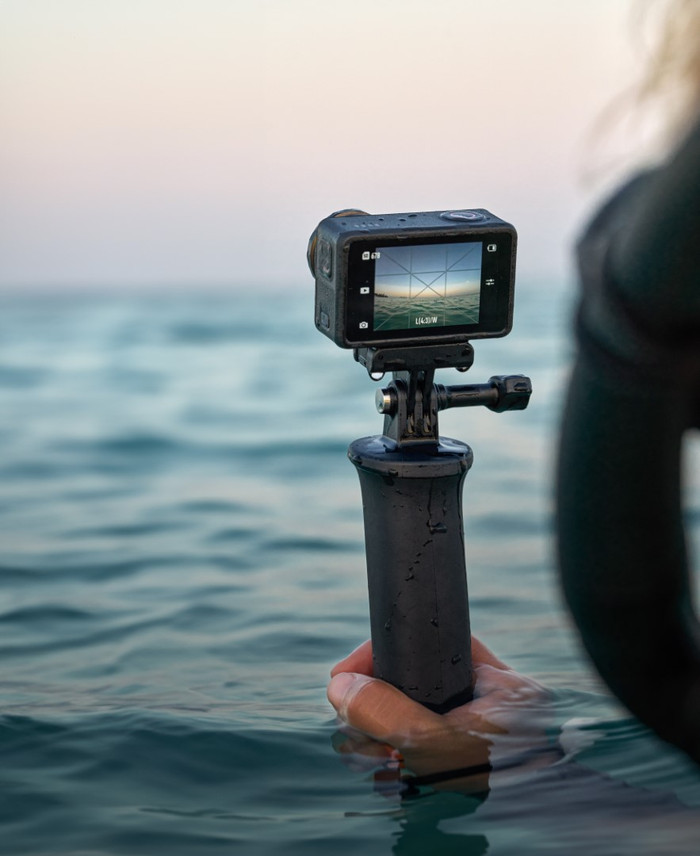 DJI Osmo Action 5 Pro Adventure Combo product in gebruik