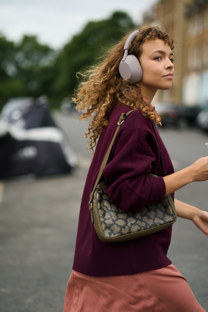 Sony WH-1000XM5 Pink product in use