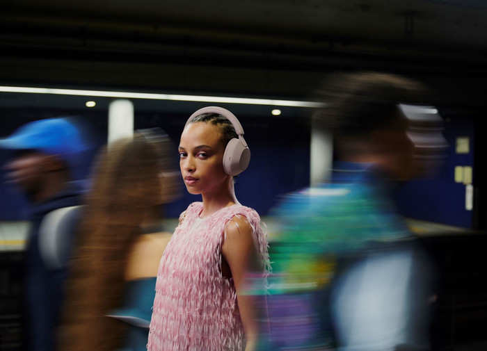 Sony WH-1000XM5 Pink product in use