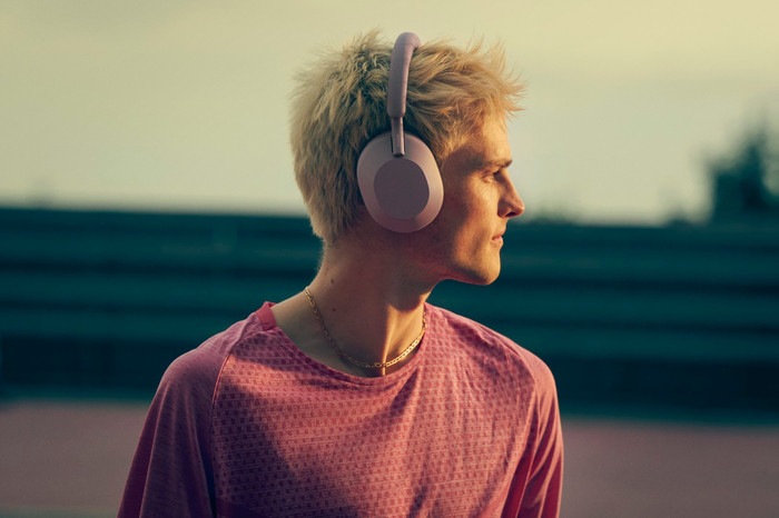 Sony WH-1000XM5 Pink product in use