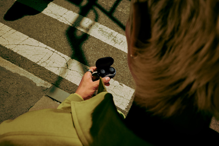 Bose QuietComfort Earbuds Schwarz produkt in gebrauch