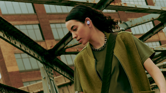 Bose QuietComfort Earbuds Lila produkt in gebrauch