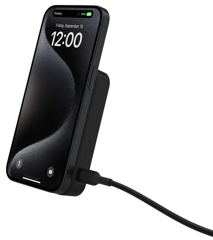 Belkin Draadloze Powerbank met MagSafe Magneet en Snelladen 10.000 mAh Zwart product in gebruik