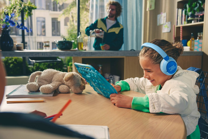 JBL JR470NC Bleu produit à l'usage