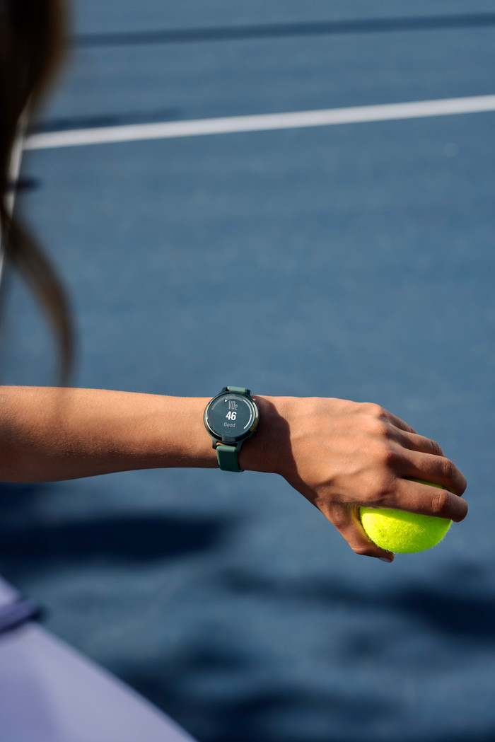 Garmin Lily 2 Active Green product in use