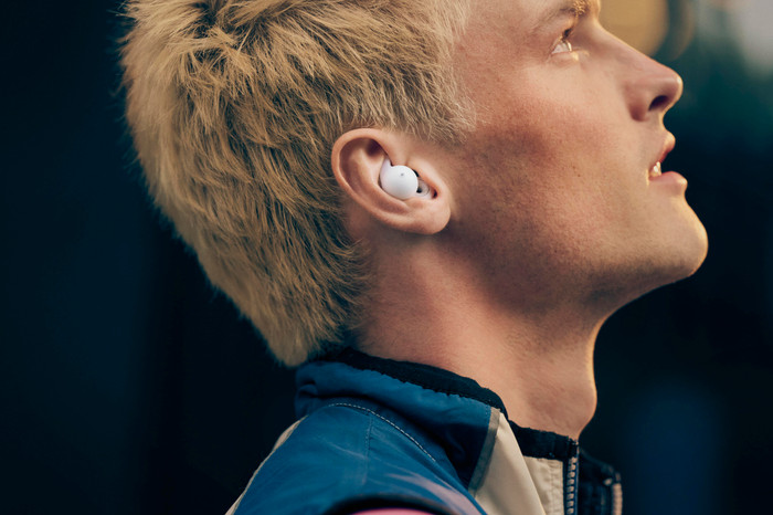 Sony LinkBuds Open Weiß produkt in gebrauch