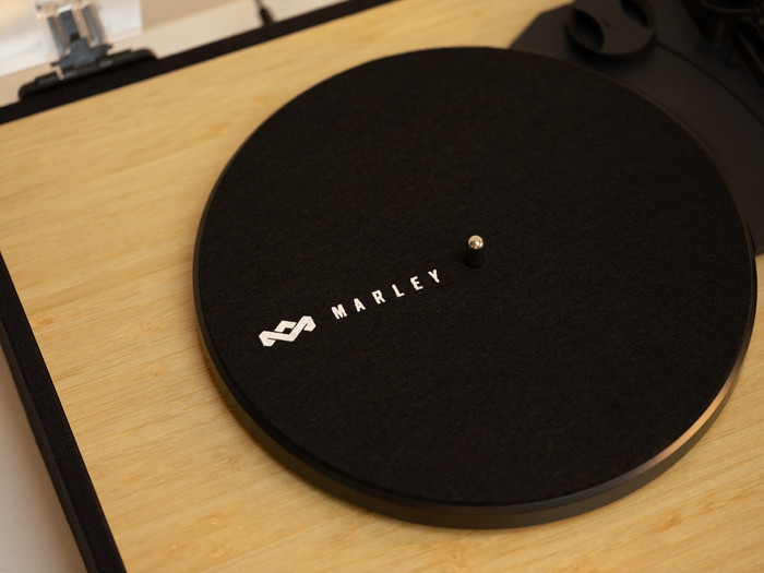 House of Marley Revolution BT product in gebruik