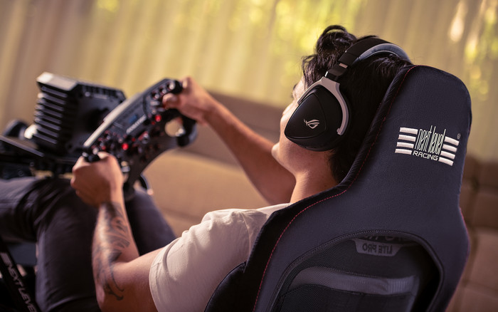 Next Level Racing Formula Lite Pro Cockpit product in gebruik