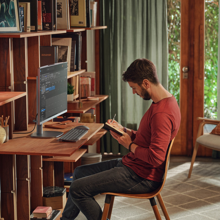 HP OmniStudio X 27-cs0950nd QWERTY product in gebruik