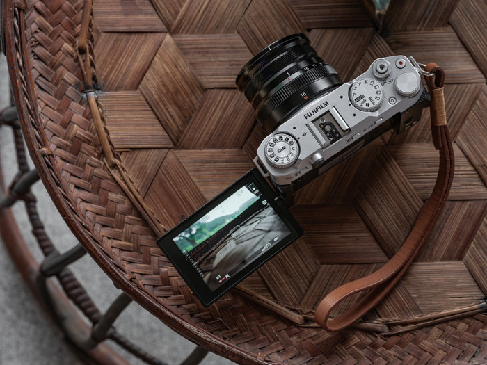 Fujifilm X-M5 Body Silver product in use