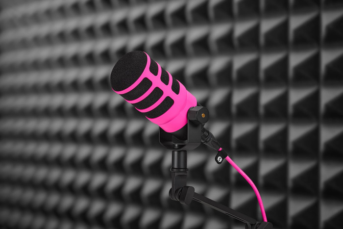 RØDE WS14 Pink product in use