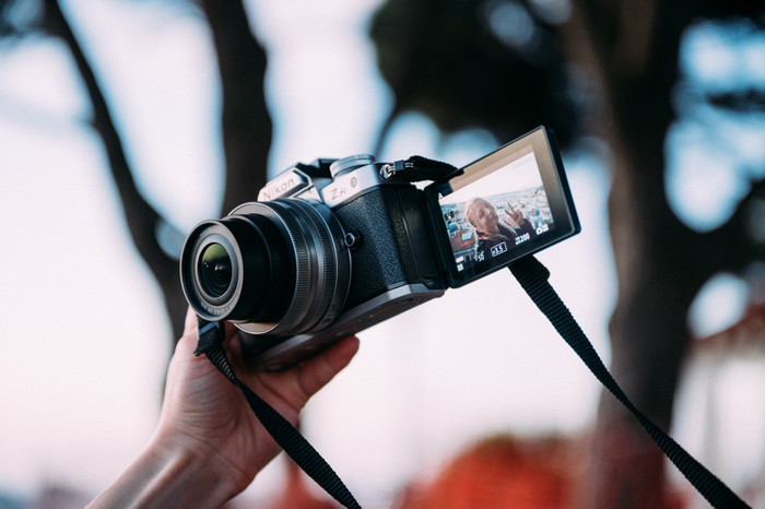 Nikon Z fc + Nikkor Z DX 18-140 VR visueller lieferant