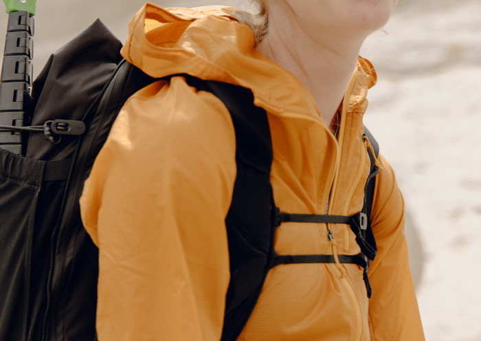 Peak Design Outdoor Backpack 25 l Schwarz produkt in gebrauch