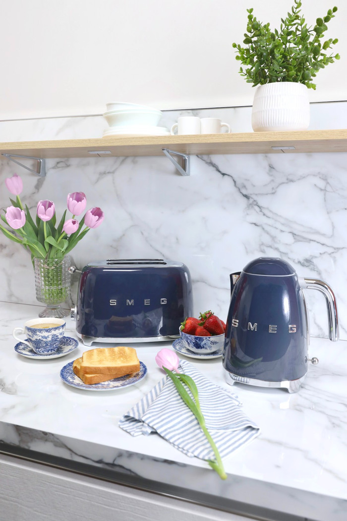 SMEG KLF03NBEU Navy Blue product in gebruik