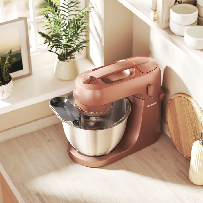 Kenwood Go KZM35RD Clay Red product in use