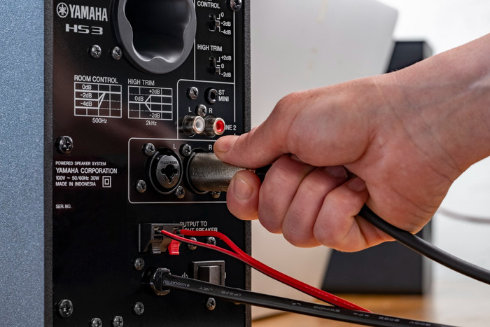Yamaha HS 3 Black (per pair) product in use