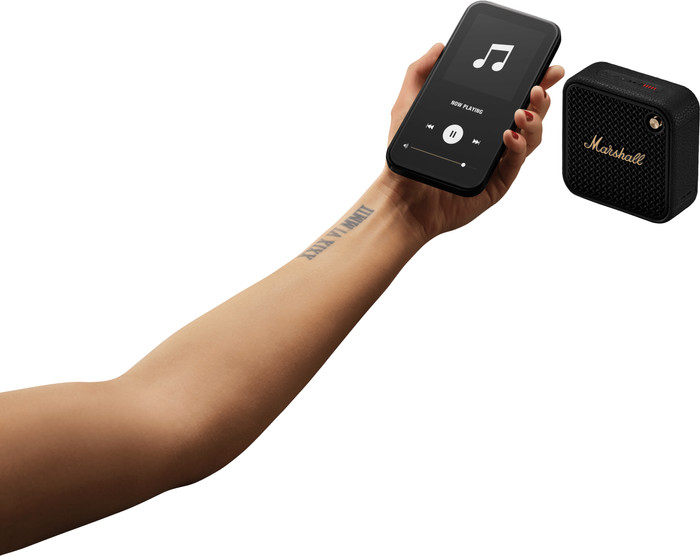 Marshall Willen II BT Black & Brass product in use