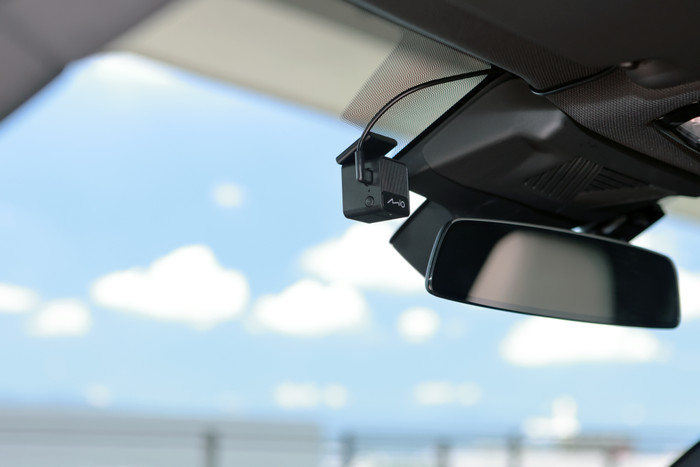 Mio MiVue J20 Full HD + Wifi product in gebruik