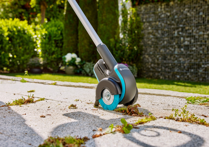 Gardena EasyWeed 1800/18V P4A Solo (without battery) product in use