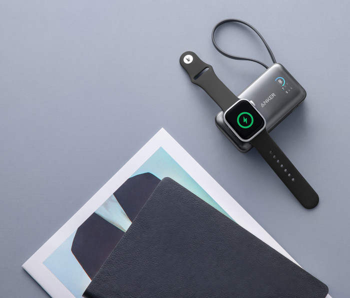 Anker MagGo Powerbank met Snelladen 10.000 mAh Zwart product in gebruik