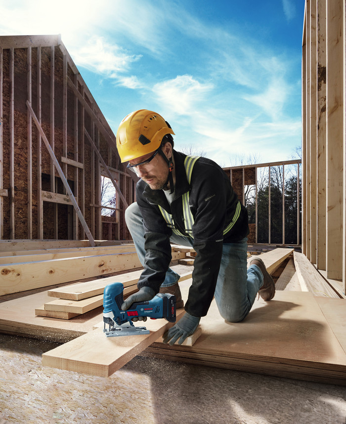 Bosch Professional GST 18V-125 S 5,0 Ah GBA Accu Starterspakket product in gebruik