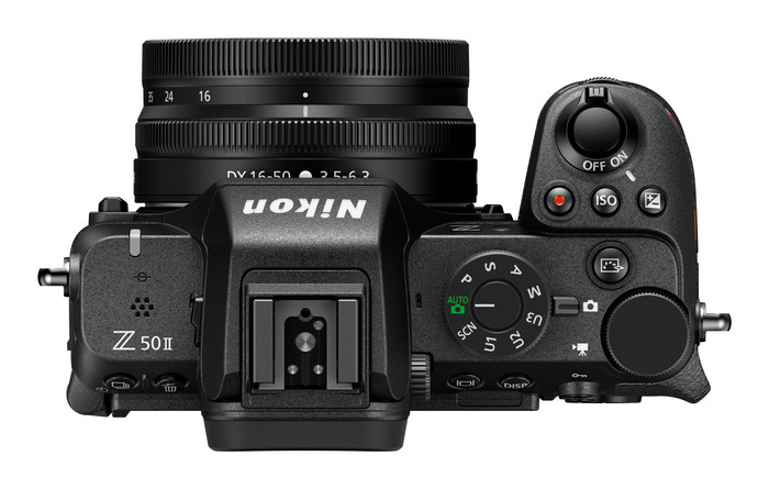 Nikon Z50 II + DX 16-50mm f/3.5-6.3 + Rucksack oberseite