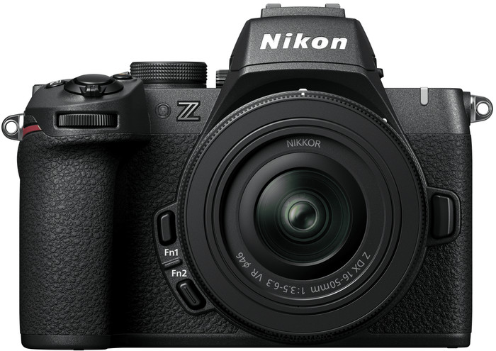 Nikon Z50 II + DX 16-50mm f/3.5-6.3 + Rucksack vorne