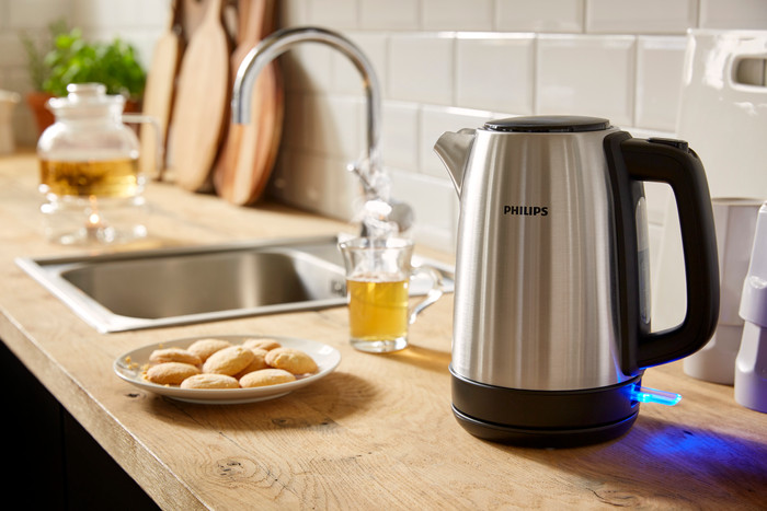 Philips Daily Collection HD9350/90 product in use