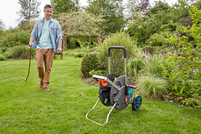 Gardena Classic 1/2 50 Meter CleverRoll L Easy Classic Broespakket product in gebruik