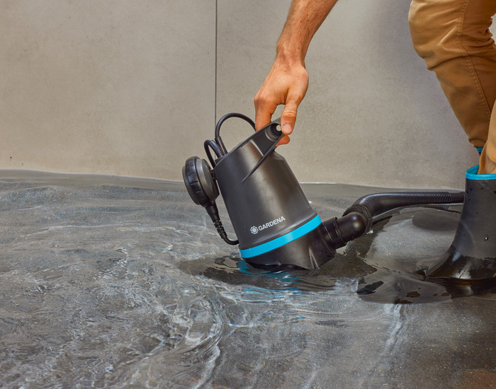 GARDENA Clean/Dirty Water Pump 20000 Basic product in use