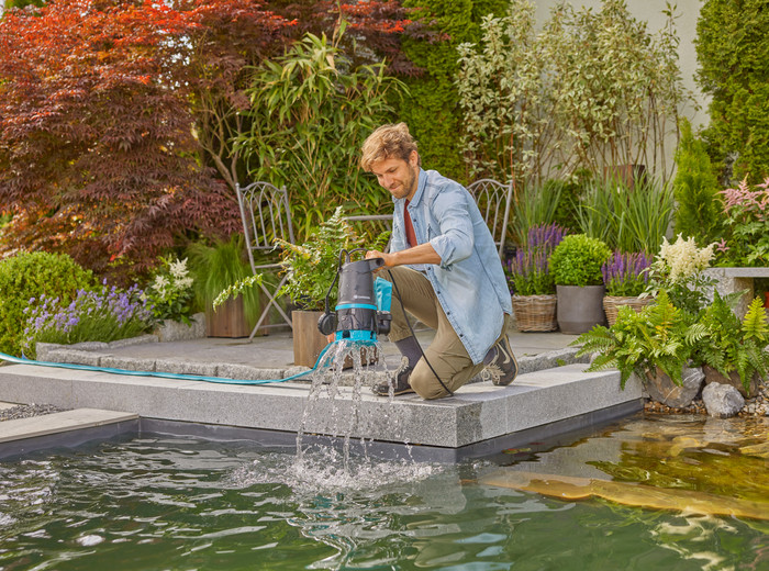GARDENA Clean/Dirty Water Pump 20000 Basic product in use