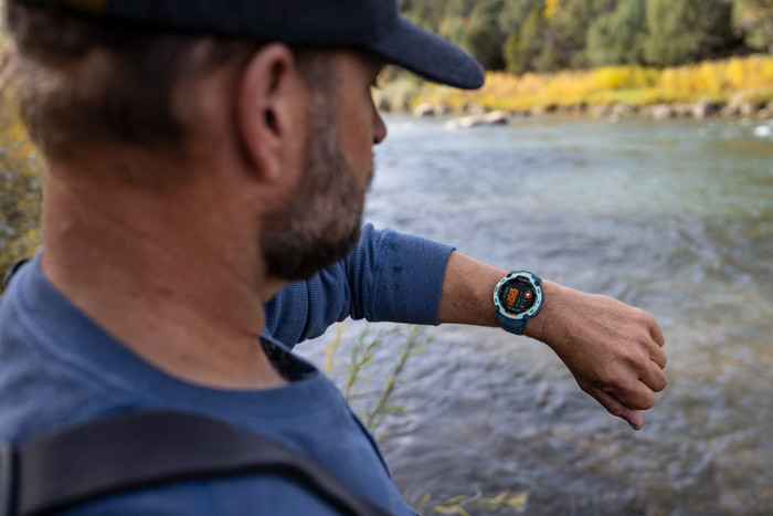 Garmin Instinct 3 50mm Groen product in gebruik