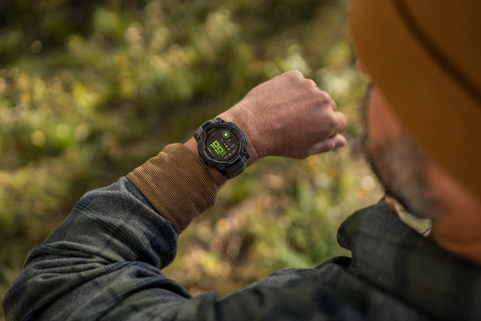 Garmin Instinct 3 50mm Black product in use