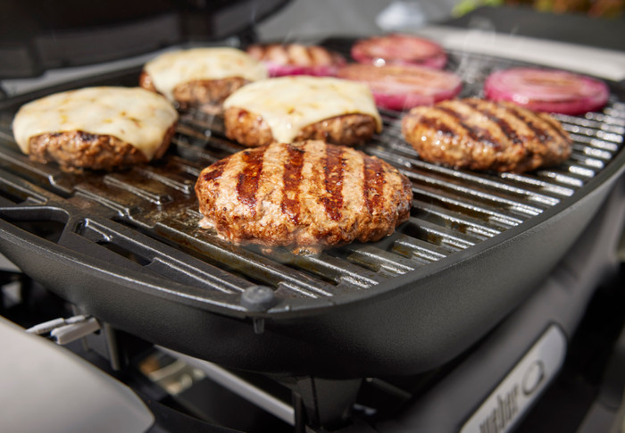 Weber Q1200N with Underframe product in use