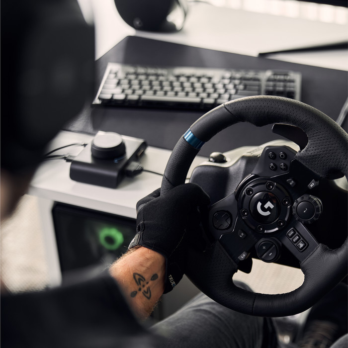 Logitech Driving Force Shifter + Racing adapter product in gebruik