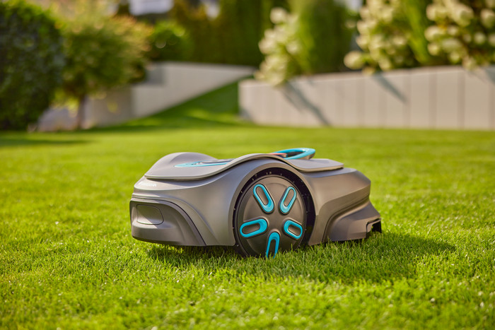 GARDENA SILENO Max 1200 product in use