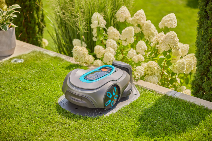 GARDENA SILENO Max 1200 product in use