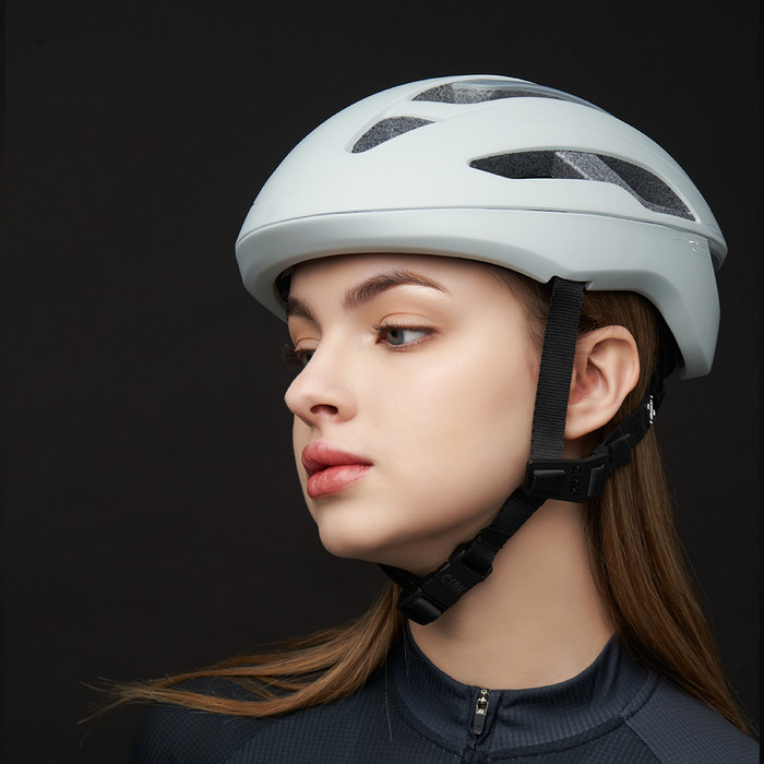 CRNK Angler Glossy Wit L product in gebruik