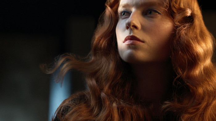 Dyson Airwrap i.d. Curly + Coily Red Velvet/Gold visual supplier