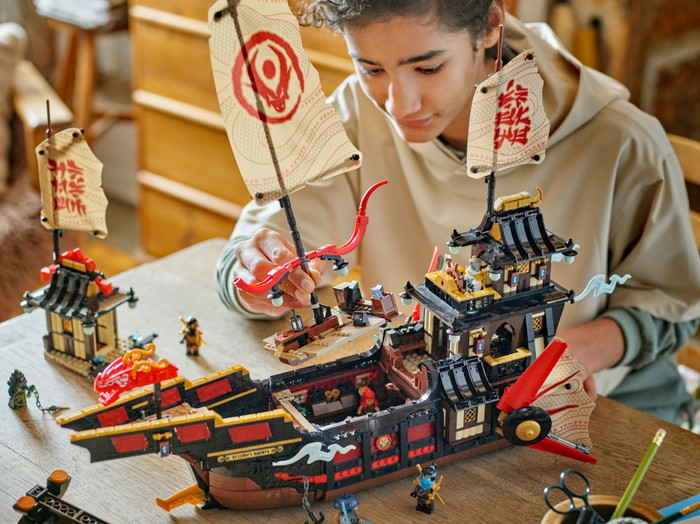 LEGO Ninjago de Tempel Bounty 71848 product in gebruik