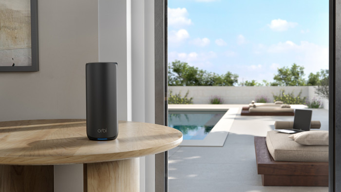 NETGEAR Orbi RBE870 - Black - Expansion product in use