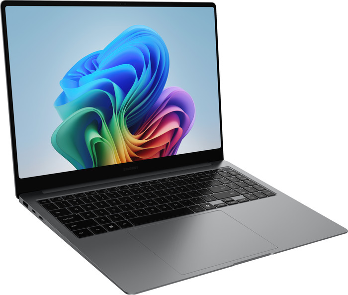 Samsung Galaxy Book5 Pro OLED Copilot+ PC NP960XHA-KG1NL linkerkant