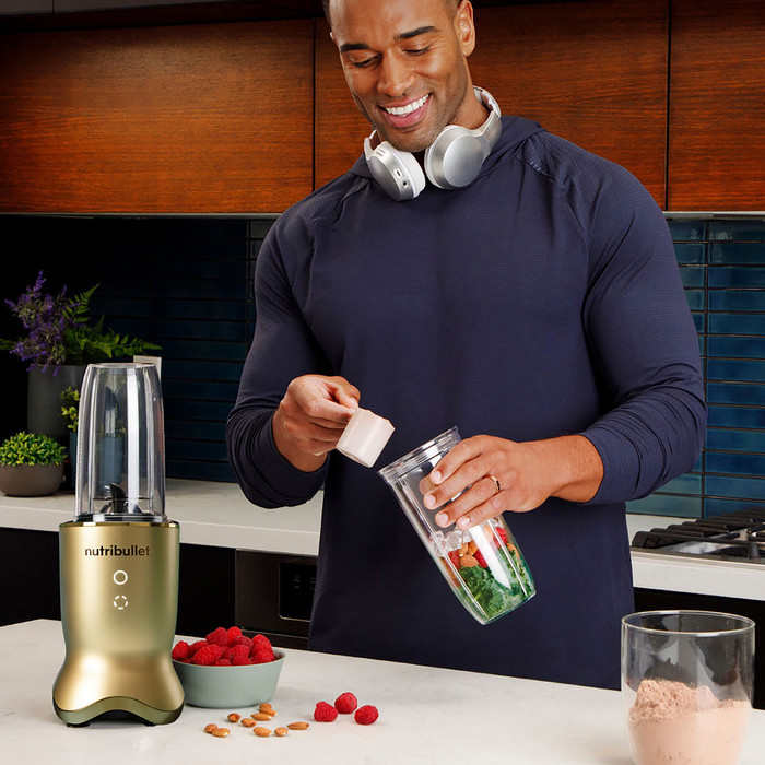 nutribullet Ultra 1200 Brass Gold product in gebruik