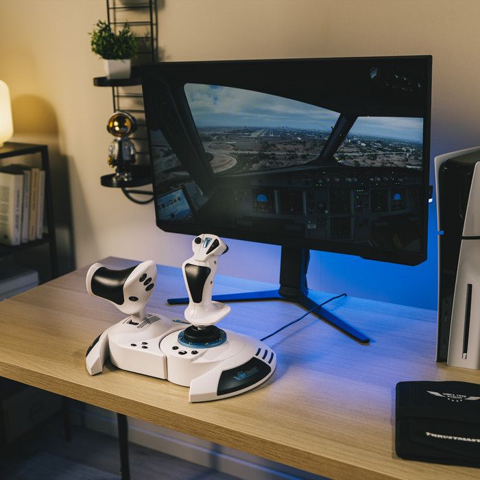 Thrustmaster T.Flight Hotas 5 Microsoft Flight Simulator Edition product in gebruik