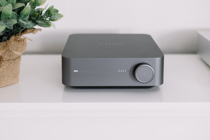 WiiM Amp Pro Grijs product in gebruik