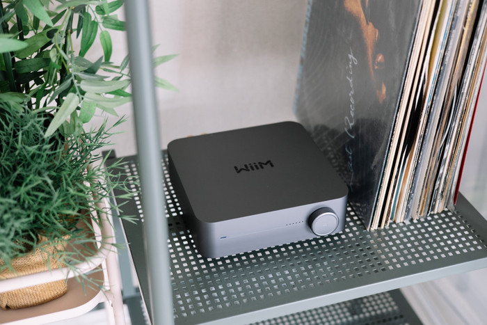 WiiM Amp Pro Grijs product in gebruik