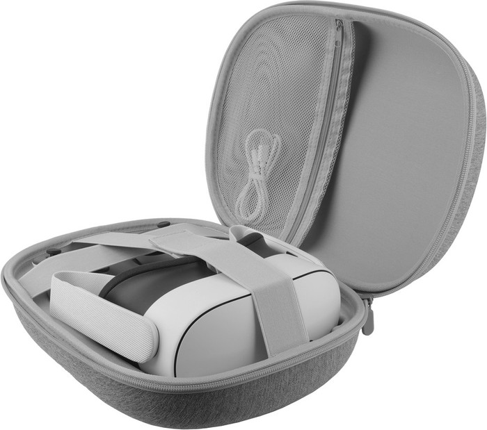 BlueBuilt Travel Case for Meta Quest 3 and 3S inside