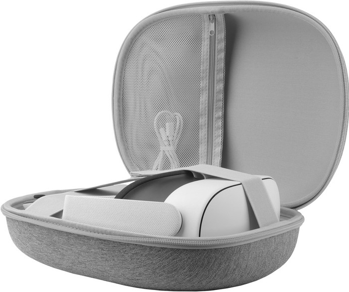 BlueBuilt Travel Case for Meta Quest 3 and 3S inside