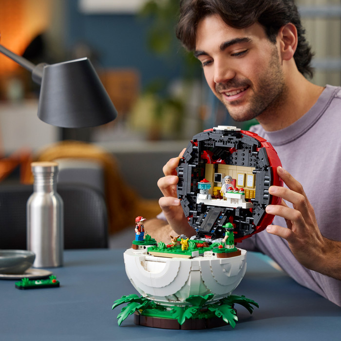 LEGO Pokémon Pokéball met Trainer scènes 72154 product in gebruik