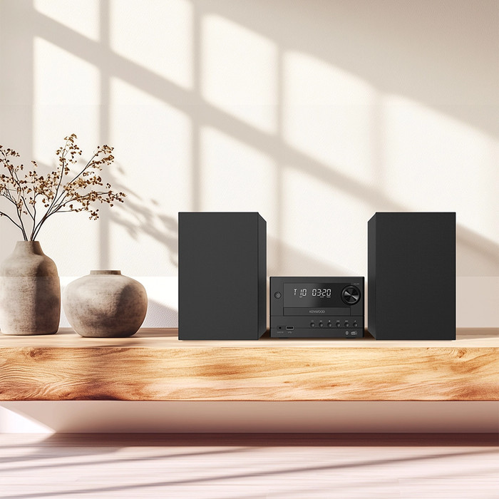 Kenwood M-450DAB product in gebruik